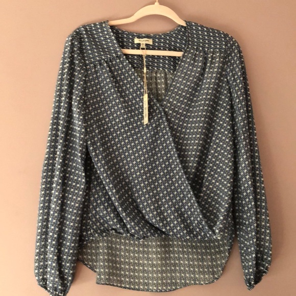 Max Studio Tops - Max studio blouse